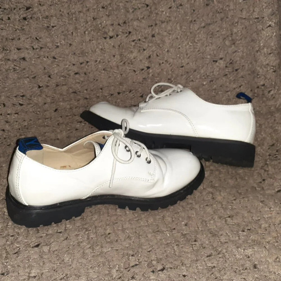 YOSUKE-White Faux Patent Lace-Up Oxfords-Sz 24.5/8-Very Good - Picture 6 of 10